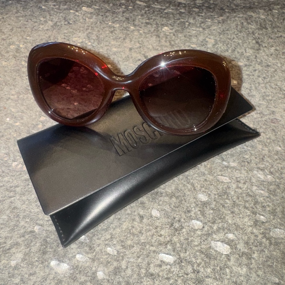 Moschino Oversized Brown Gradient Women's Sunglasses - Picture 4 of 8